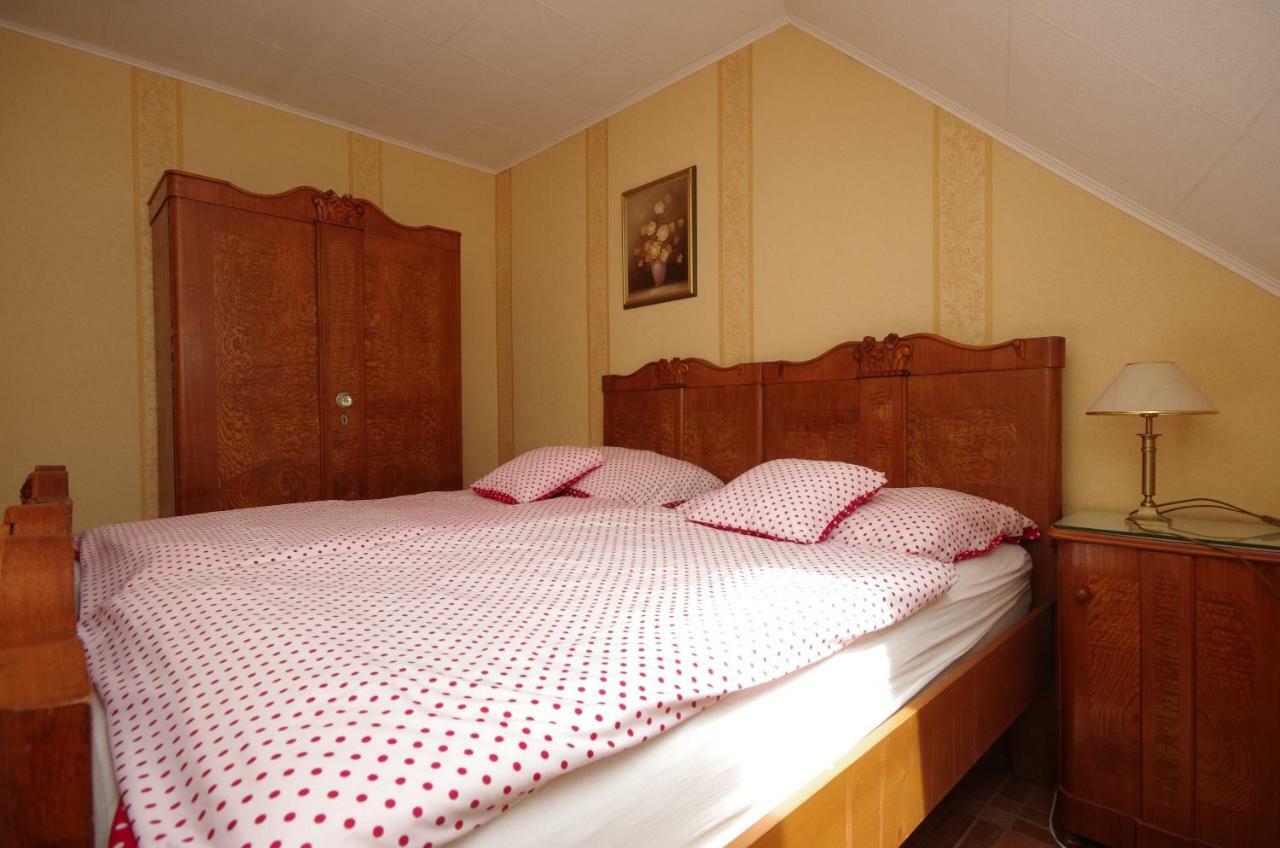 Burg Apartman Gyula Buitenkant foto